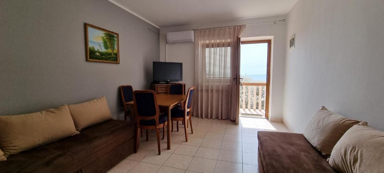 Apartments Real - 10 M From Sea Medulin Exterior foto